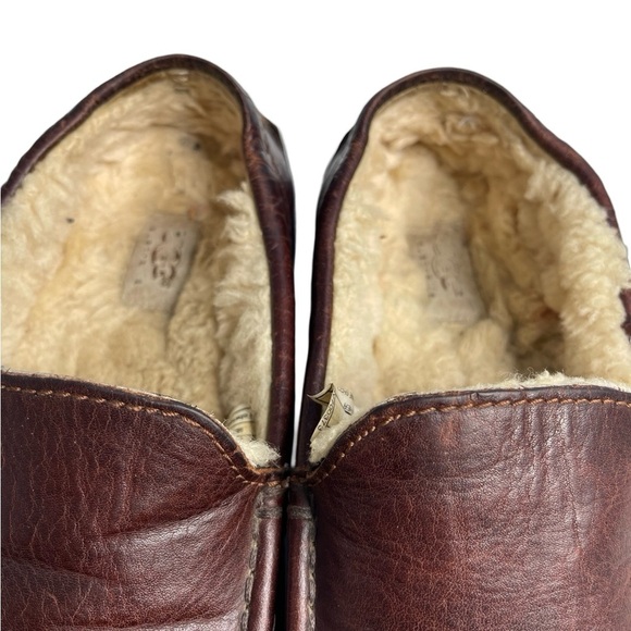 UGG men Ascot brown leather Sherpa loafer driving slipper size 11 rubber sole main image 7